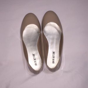 Nude flats